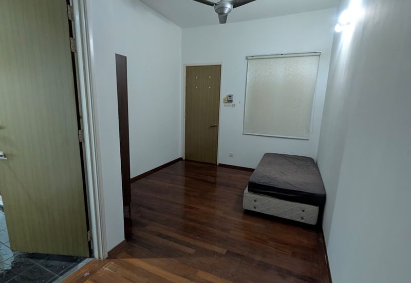 Lintang Lembah Permai 1