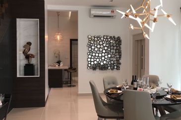 Lintang Pantai Jerjak 6