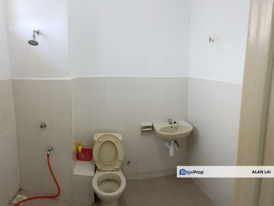 Best Buy 2 storey semi-D warisan permai, Selangor, Sepang