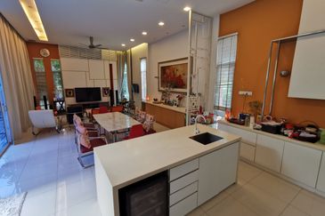 Perdana Lakeview East