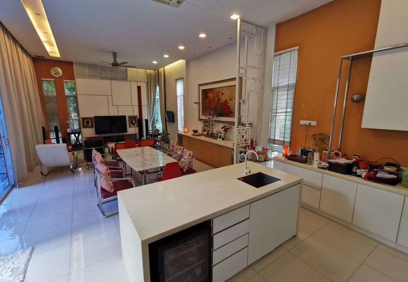 Perdana Lakeview East