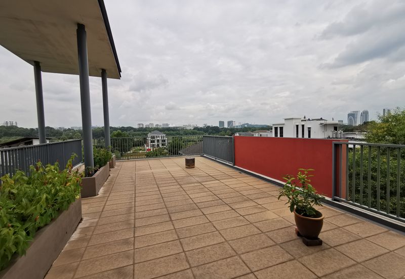 Perdana Lakeview East