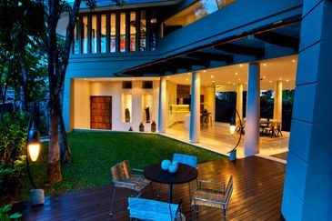 2 storey bungalow Bukit Gita bayu, Gita Bayu Villa