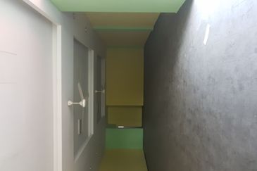 Bungalow Showroom Lucky Cottage Petronas, Cybersqu