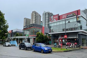 Bungalow Showroom Lucky Cottage Petronas, Cybersqu