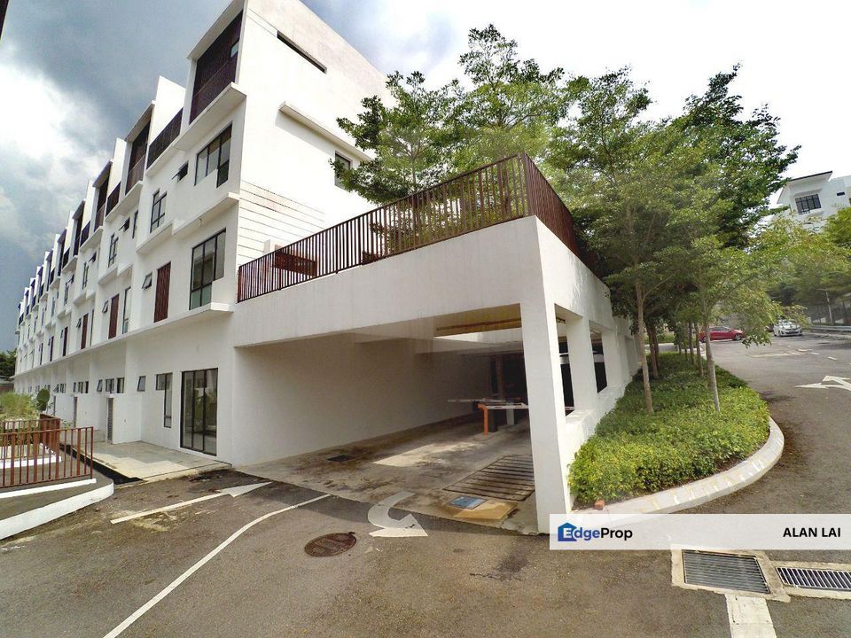 Best Buy 3.5 storey villa D'island, Taman Putra Pr, Selangor, Puchong