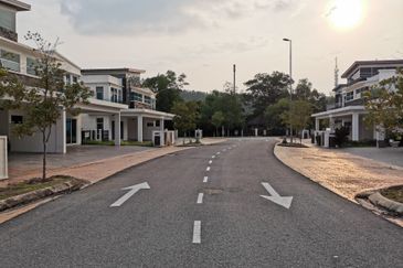 MYDiva, Perdana Lakeview East