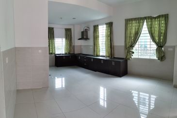 MYDiva, Perdana Lakeview East