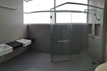 MYDiva, Perdana Lakeview East