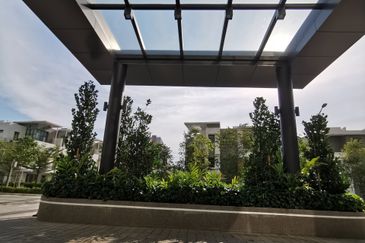 Lake Point Residence