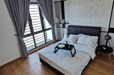 Lake Point Residence