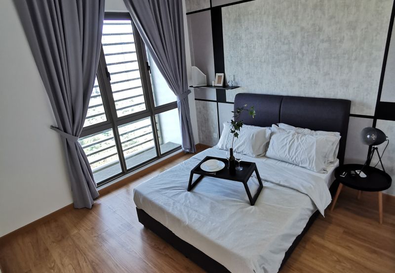 Lake Point Residence