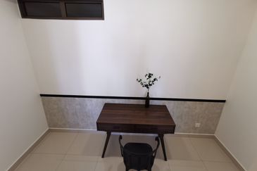 Lake Point Residence