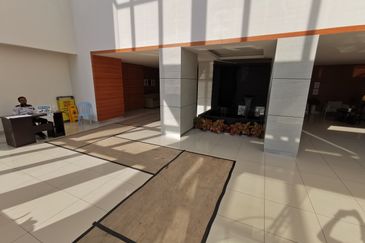 Lake Point Residence