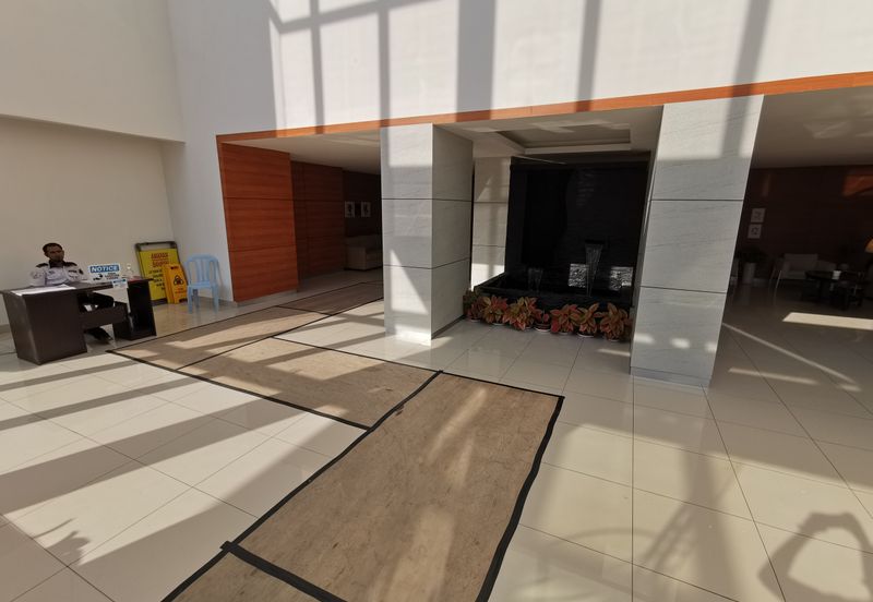 Lake Point Residence