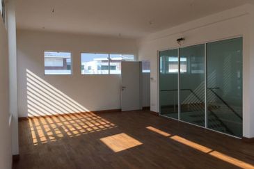 3 storey pool bungalow Taman Ramal, Taman Bukit Meringin, Kajang, Country Heights