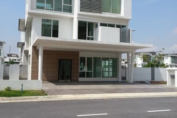 3 storey pool bungalow Taman Ramal, Taman Bukit Meringin, Kajang, Country Heights