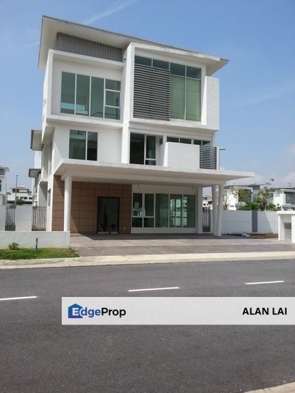 3 storey pool bungalow Taman Ramal, Taman Bukit Meringin, Kajang, Selangor, Country Heights