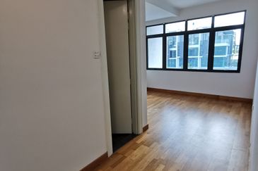 Corner 3 storey Villa Citrine Cristal serin residence Cyberjaya