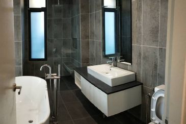 Corner 3 storey Villa Citrine Cristal serin residence Cyberjaya