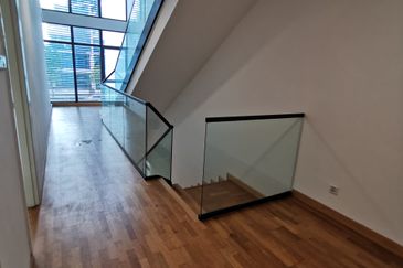 Corner 3 storey Villa Citrine Cristal serin residence Cyberjaya