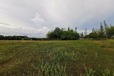 Perdana Lakeview West