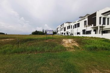 Perdana Lakeview West