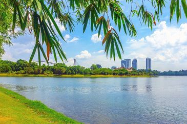 Perdana Lakeview East