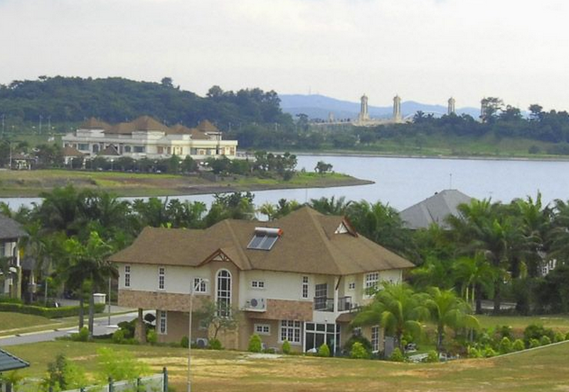 Perdana Lakeview East