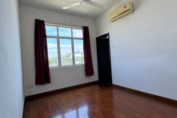 MYDiva, Perdana Lakeview East