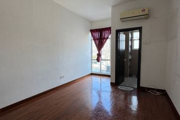 MYDiva, Perdana Lakeview East