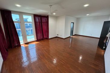 MYDiva, Perdana Lakeview East