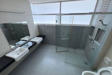 MYDiva, Perdana Lakeview East