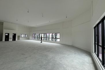 Cheapest corner shop | office edusphere, mutiara ville cyberjaya