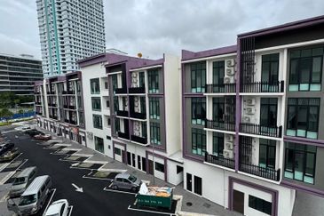 Cheapest corner shop | office edusphere, mutiara ville cyberjaya