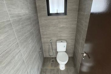 Cheapest corner shop | office edusphere, mutiara ville cyberjaya