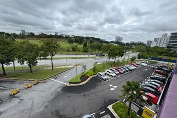 Cheapest corner shop | office edusphere, mutiara ville cyberjaya