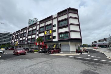 Cheapest corner shop | office edusphere, mutiara ville cyberjaya