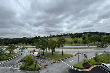 Cheapest corner shop | office edusphere, mutiara ville cyberjaya