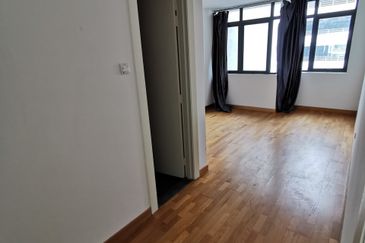 Best Buy 3 Storey Villa Citrine, Cristal serin residence Cyberjaya