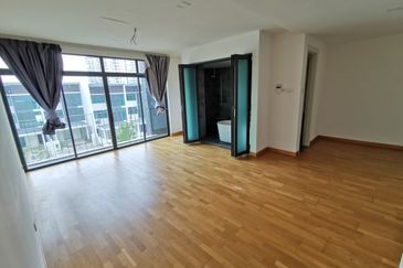 Best Buy 3 Storey Villa Citrine, Cristal serin residence Cyberjaya