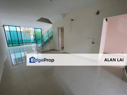 Best Buy 3 storey terrace Reflexion Pool Villa Bandar Nusaputra Timur Puchong South, Selangor, Puchong