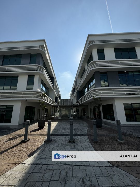 Best Buy ground floor shop Radius Business Park Third avenue Cyberjaya, Selangor, Cyberjaya