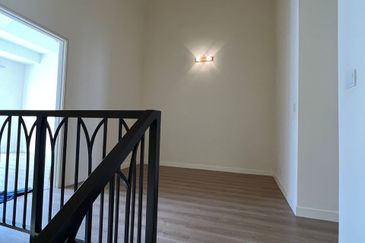 Monet Springtime @ Sunsuria City