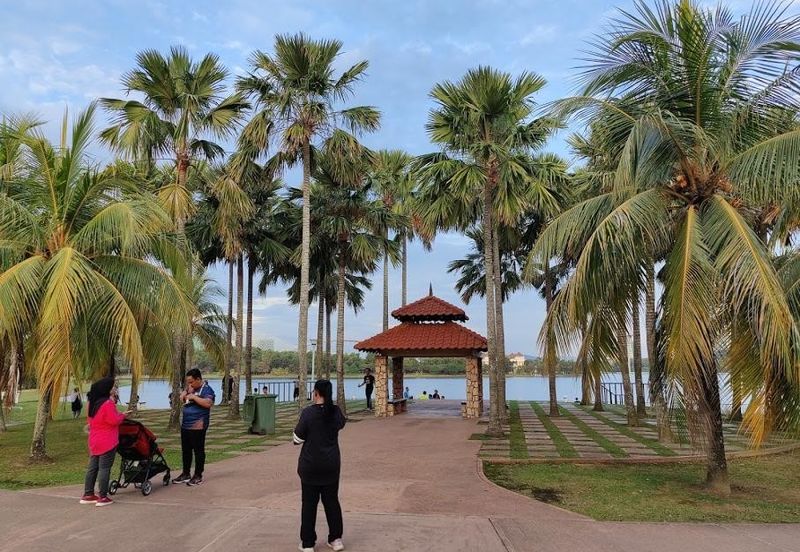 Perdana Lakeview East