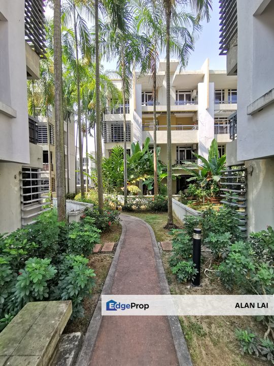 Below value corner cyberia smarthome townhouse 2 townvilla 2 Cyberjaya, Selangor, Cyberjaya