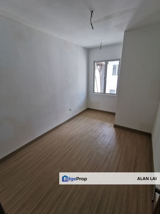 Best Buy 2 storey Bandar Serenia Kota Warisan 22x75 facing open, Selangor, Dengkil