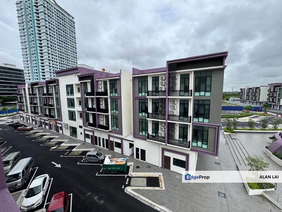 Cheapest intermdiate 2nd floor shop office edusphere, mutiara ville cyberjaya, Selangor, Sepang