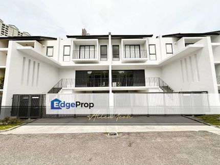 Vilaris Courtyard 3 Storey Fully Renovated, Gated 3940sqft, Batu Uban, Penang, Batu Uban