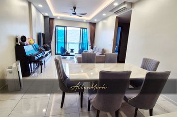 Queens Residences @ Queens Waterfront